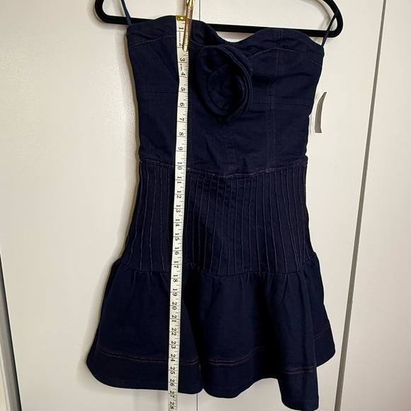 Maeve - Anthropologie - Rosette Strapless Fit and Flare Denim Mini Dress - US 2 - Picture 12 of 14